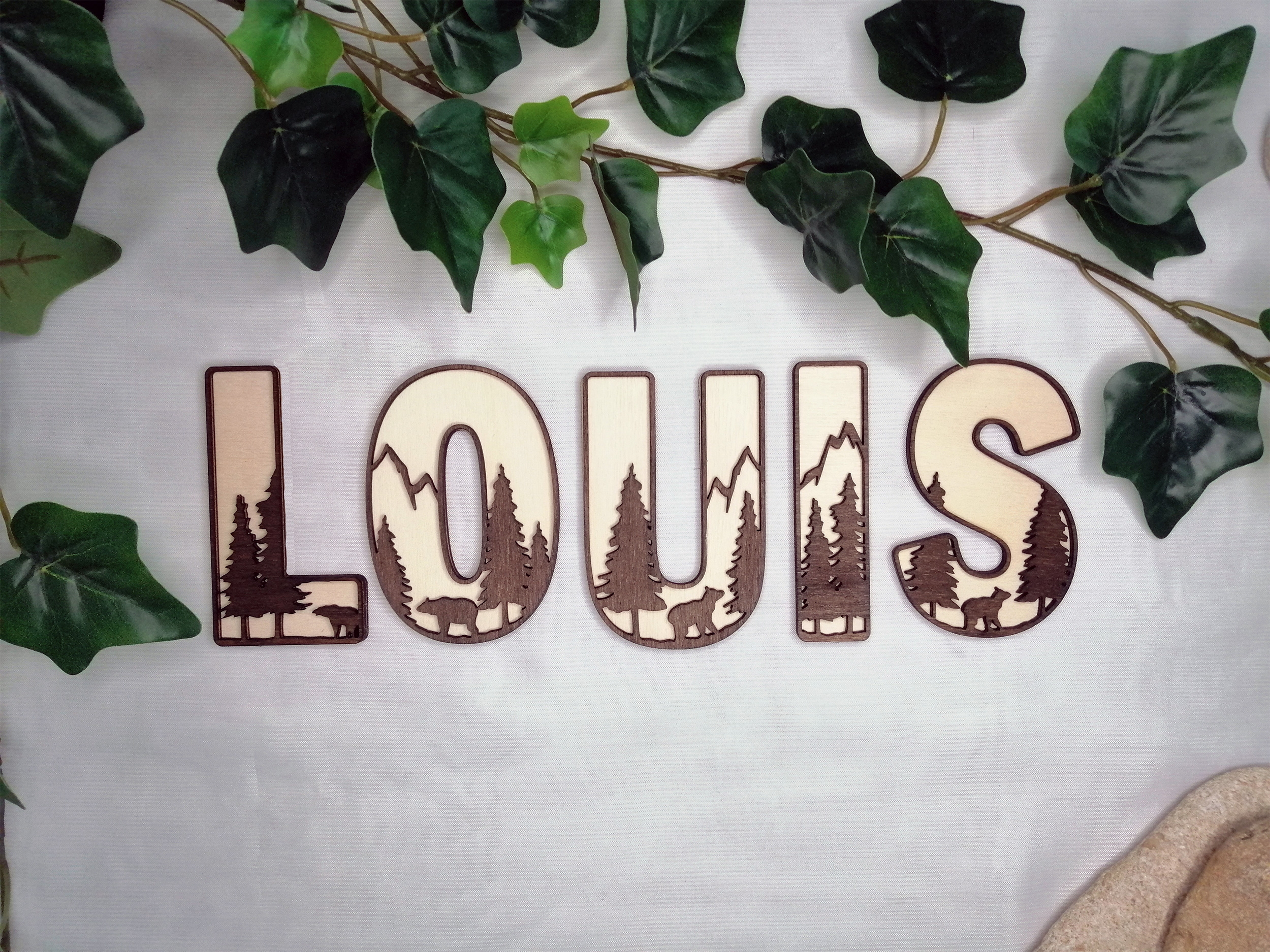 Lettre en bois en relief - Ours & Montagne